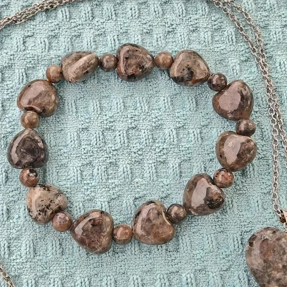 Natural Yooperlite Heart Shape Pendant Necklace 24" In Silver Plate - Picture 6 of 9